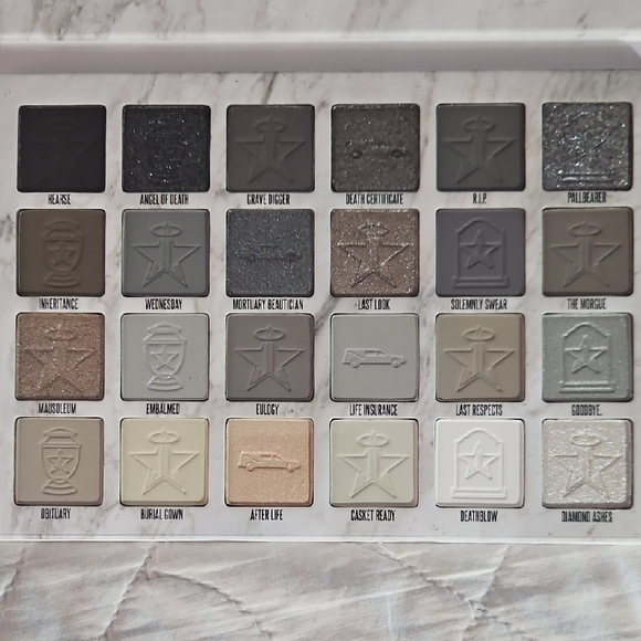 Cremated Eyeshadow Palette - Picture 4 of 6